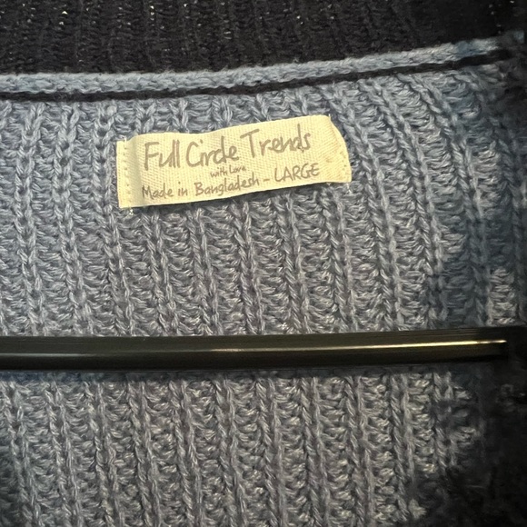 Full circle Trends multi color sweater - Picture 2 of 2